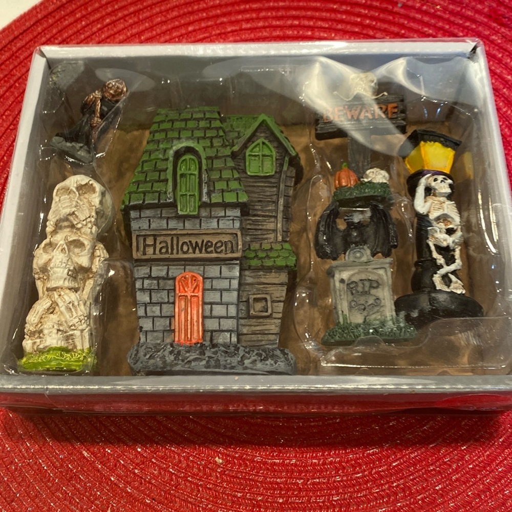 NWT 6 pc. Halloween Fairy Garden